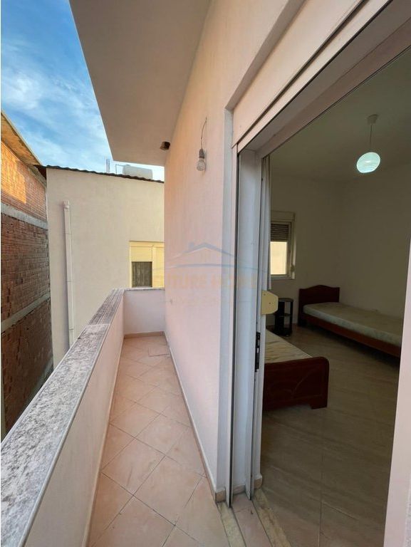 Qera, Apartament 2+1+2+Ballkon+Post Parkimi, Kodra e Priftit.