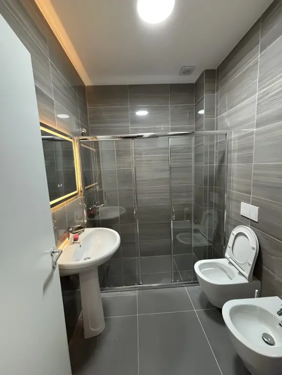 JEPET APARTAMENT 1+1 ME QIRA – Kopshti Botanik !