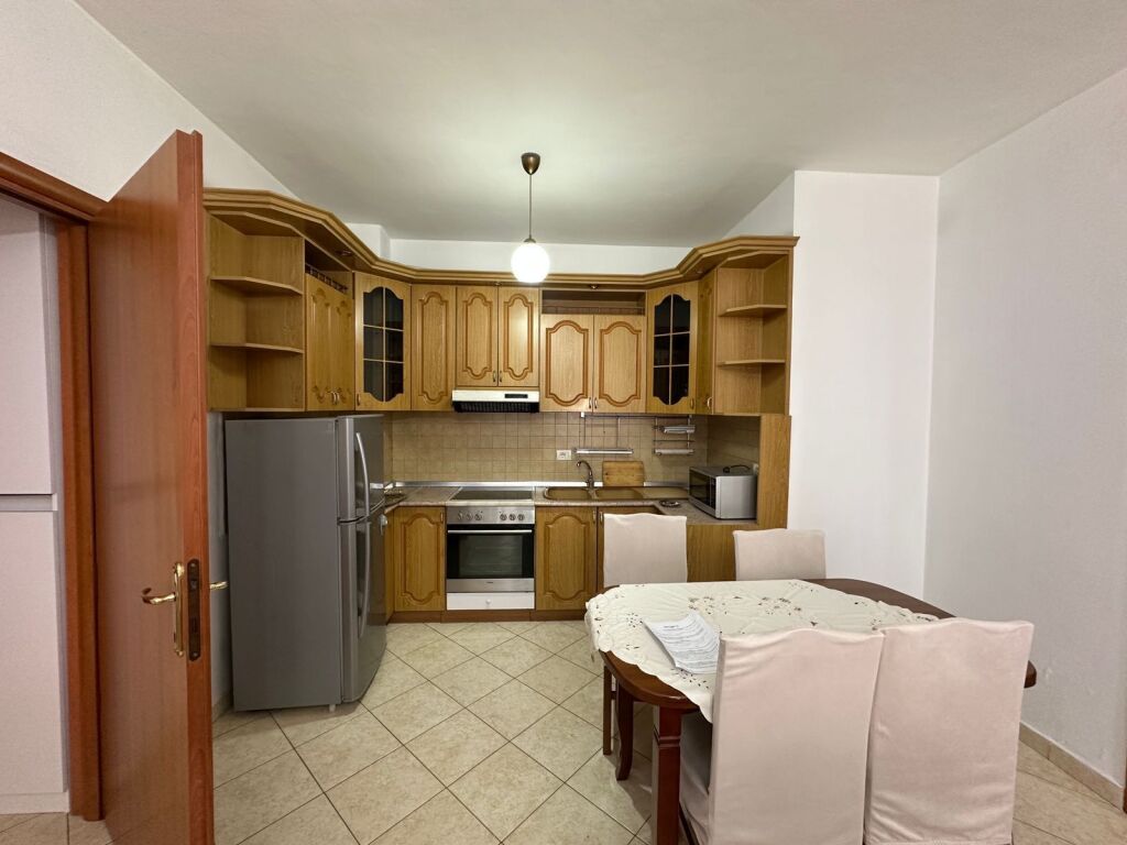 3+1,panorama,stazione ferroviaria,700 euro,arredato