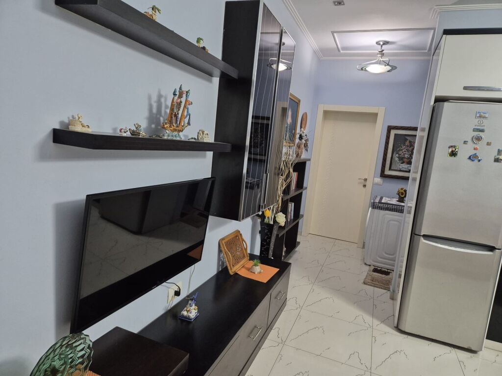 For rent Apartment 2+1 Former electric market :650 Thousand lek