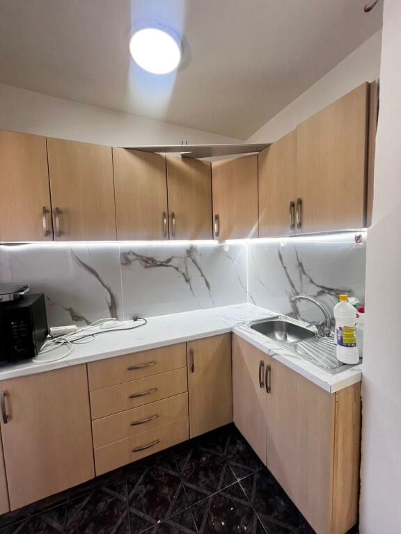 JEPET ME QERA APARTAMENT 2+1 PRANE FLAGSHIP CENTER, DURRES