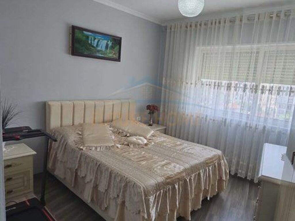 Shitet, Apartament 2+1+2, Kompleksi Prestige, Rruga Jordan Misja