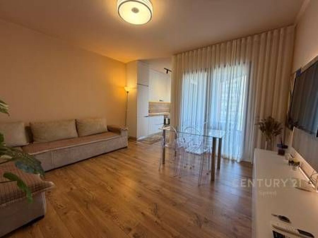 Ofrojme apartament 1+1 me qira!