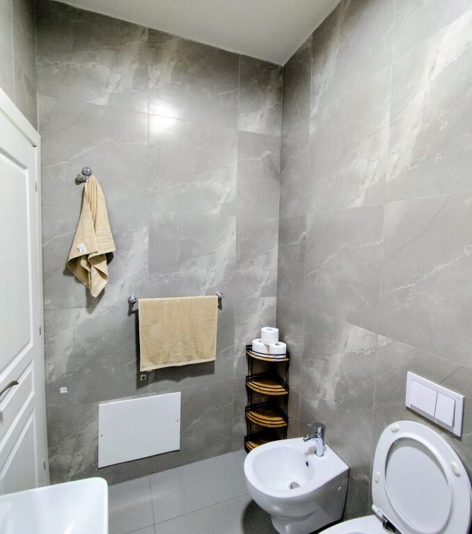 Jepet me qira apartament 1+1