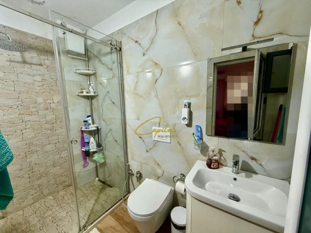 APARTAMENT ME QIRA 2+1+2 KOMUNA E PARISIT 1000 EURO