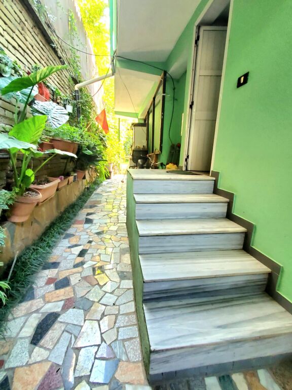 Jepet Apartament me qera