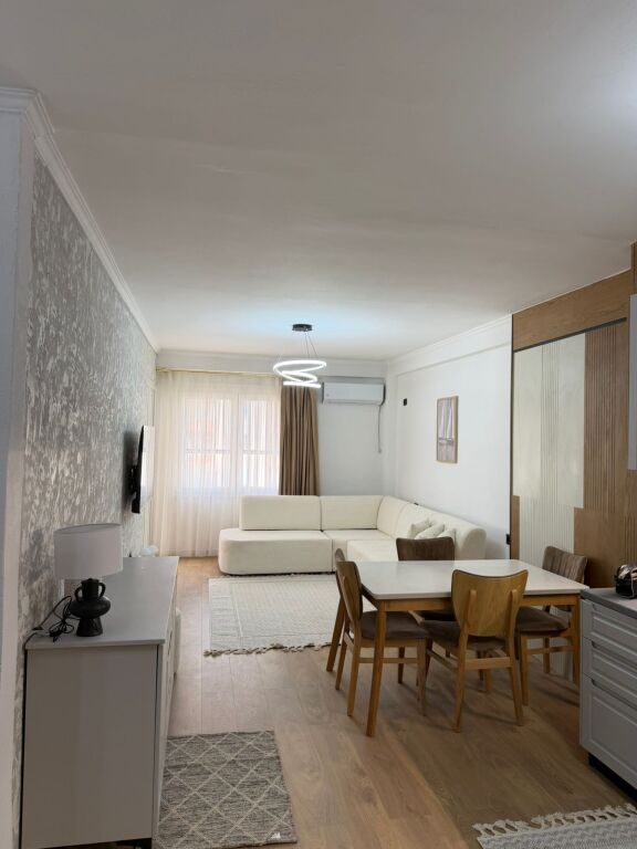 🏡 Shitet Apartament 1+1