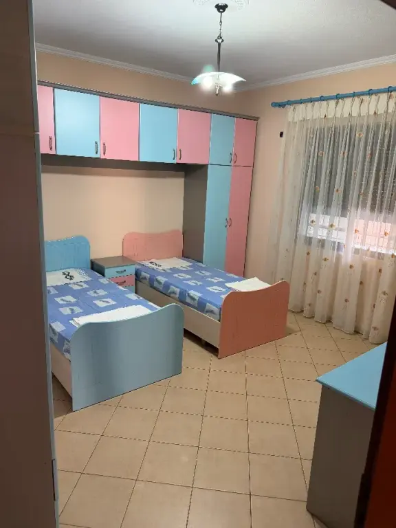Qera | Vilë 2 + 1 | Rruga 5 Maji | 500 €/muaj