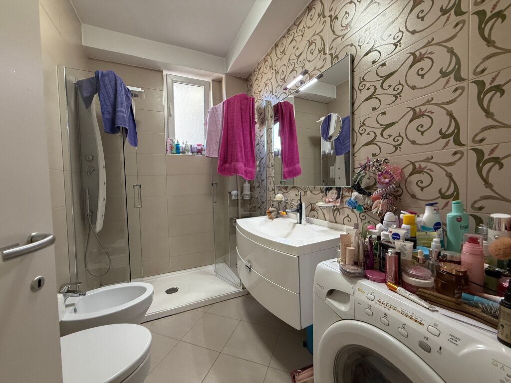 Shitet apartament 2+1+2 ne Bllok, Tirane