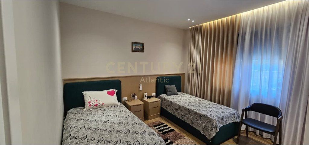 MODERN VILLA FOR SALE 3 FLOORS - RROTA E KUQE BEACH