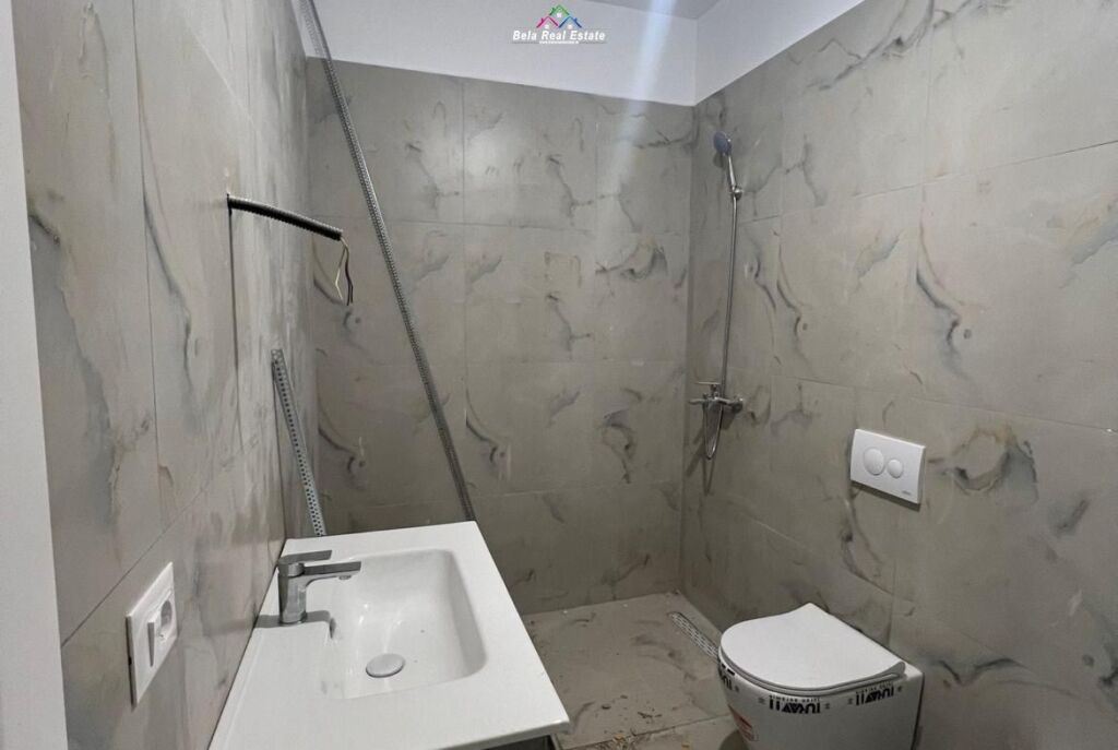 Zyre Me Qera 2+1 Tek Rruga Dritan Hoxha (ID BZ2973) Tirane