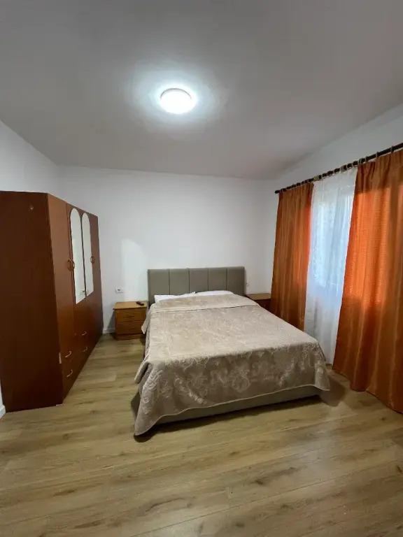 Qera | Shtëpi private 1 + 1 | Tregu Elektrik | 300 €/muaj