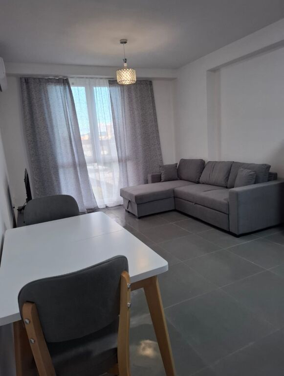 Jepet Apartament me qera