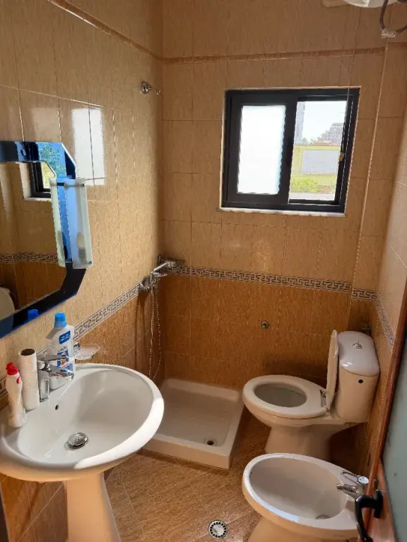Qera | Vilë 2 + 1 | Rruga 5 Maji | 500 €/muaj