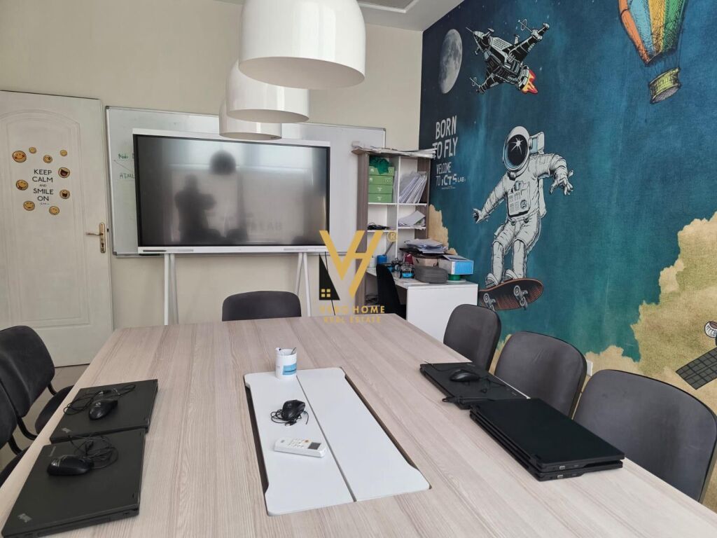 UFFICIO 190 M2 IN AFFITTO IN VIA ELBASAN 3.000 EURO