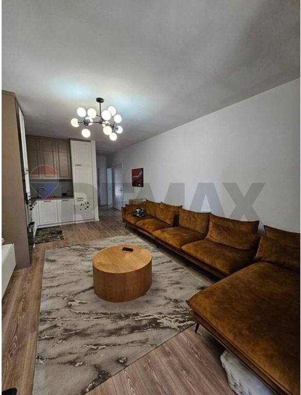 Shitet Apartament 2+1+2 ballkone në Astir