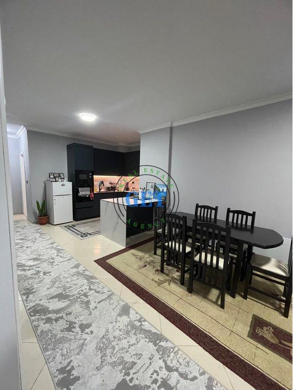 Shitet Apartament 2+1, Stacioni i Trenit, Durrës