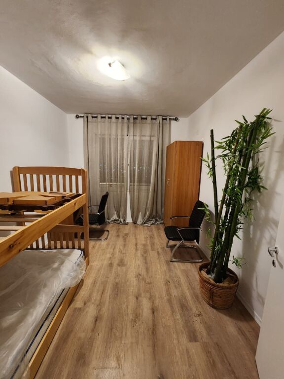 Jepet me qera Apartamenti 2+1+ Garazh , Univers City 450 mije leke