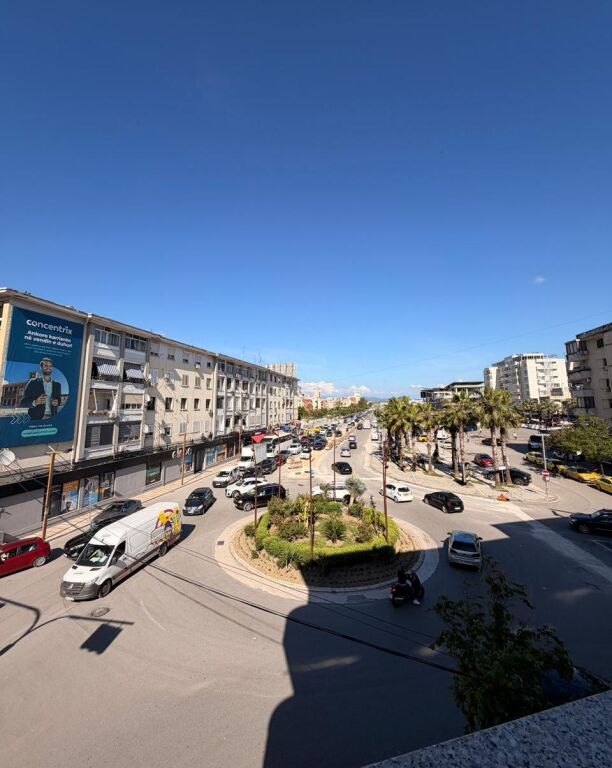 Jepet me Qira Ambient Biznesi – Stacioni iTrenit, Durrës