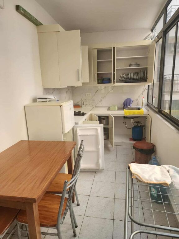 Shitet, Apartament 2+1, Në Shkëmbin e Kavajës – Vija e Dytë me Detin.