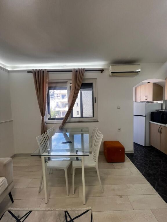 JEPET ME QERA APARTAMENT 2+1 PRANE FLAGSHIP CENTER, DURRES