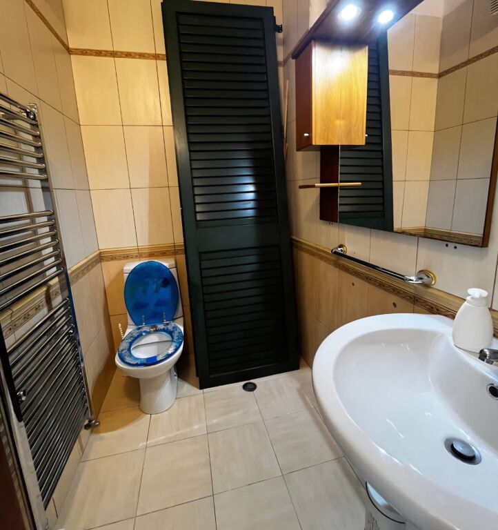 Apartament per Qira 2+1+2 prane Sfinks ne Vollga Durres