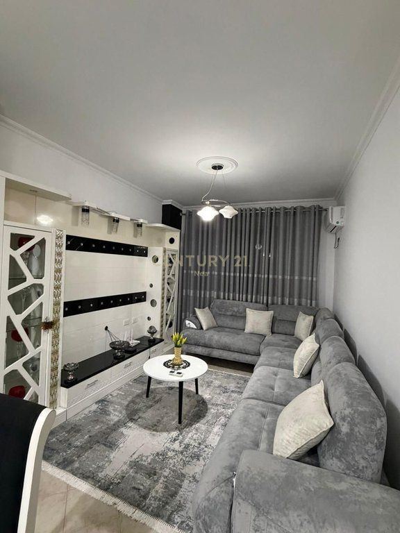 APARTAMENT 1+1 ME QIRA NE YZBERISHT!