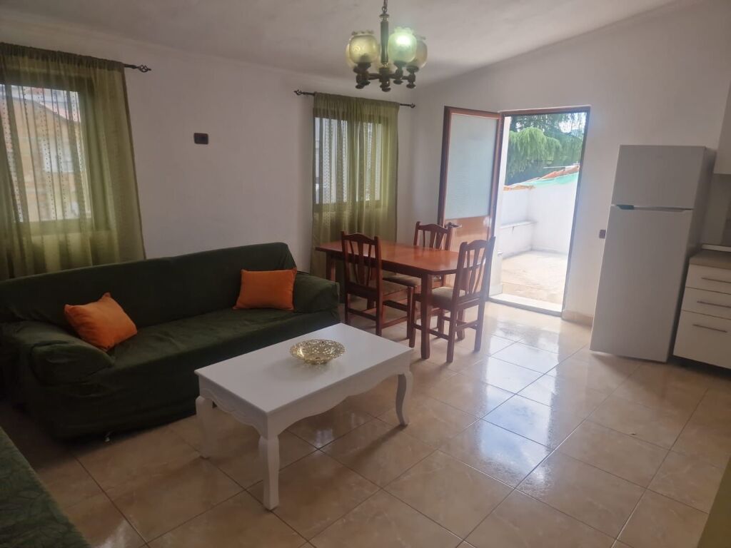 Apartament 2+1 me qera tek Rruga e Durrsit