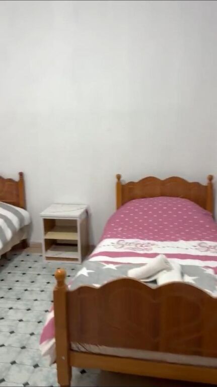 Qera | Shtëpi private 2 + 1 | Rruga 5 Maji | 350 €/muaj