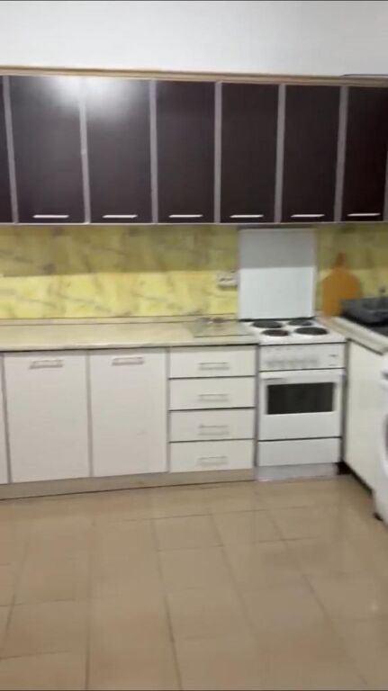 Qera | Shtëpi private 2 + 1 | Rruga 5 Maji | 350 €/muaj