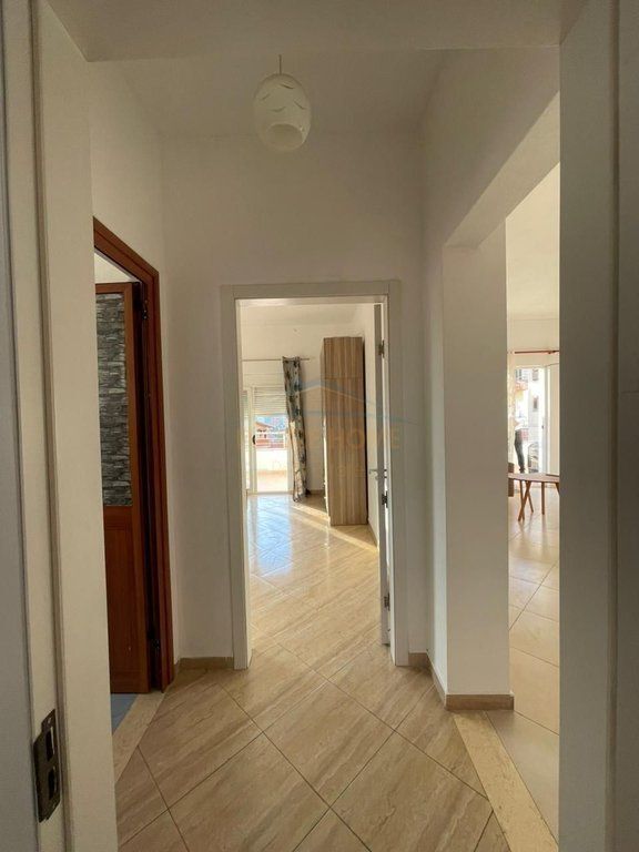 Qera, Apartament 2+1+2+Ballkon+Post Parkimi, Kodra e Priftit.