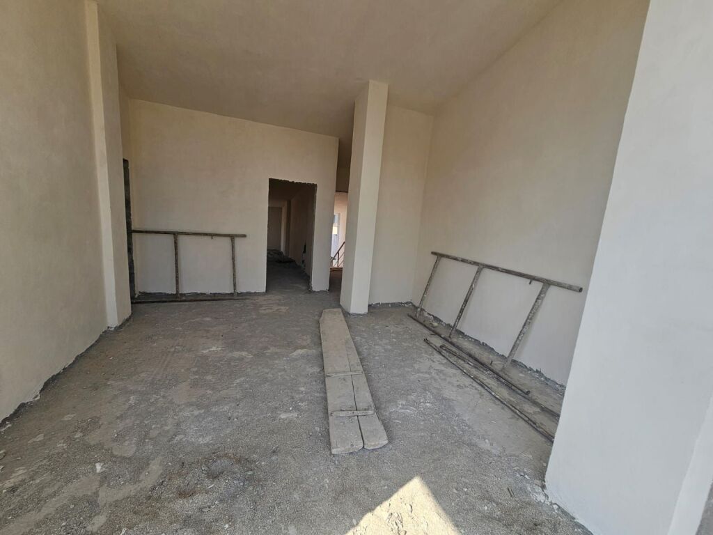 VENDESI 2 PAPAFINGO SULLA SPIAGGIA DI GOLEMI