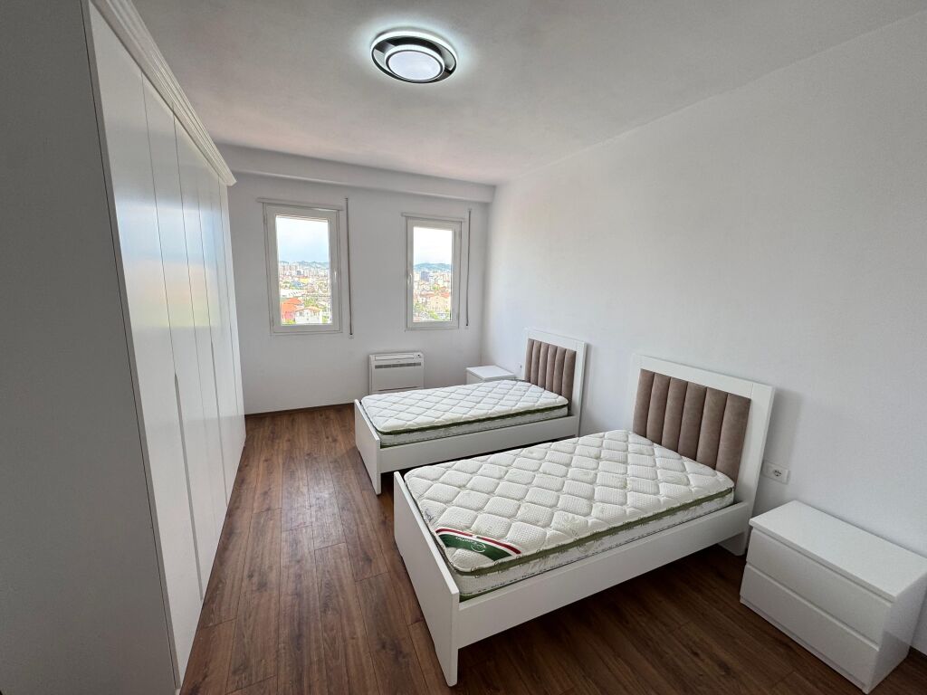 Jepet me qira apartement 2+1 : Paskuqan