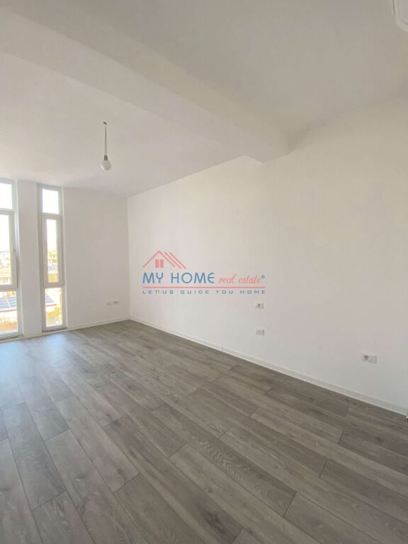 Zyre me Qira Komuna e Parisit Tirane
