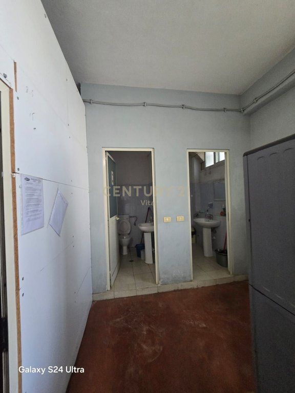 Shop for sale in Durrës (Price per m2 420 euro) !!!