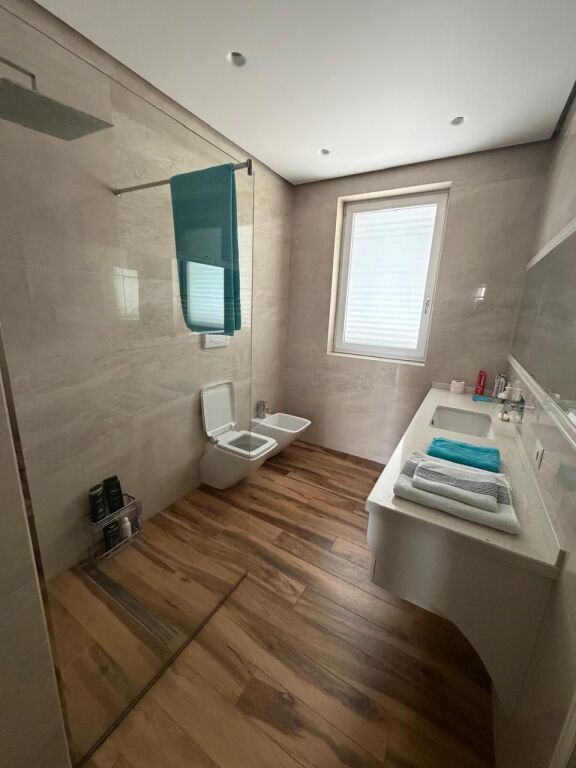 SHITET PENTHOUSE 📍 Astir – Rruga Bulevardi Kashar, Tiranë