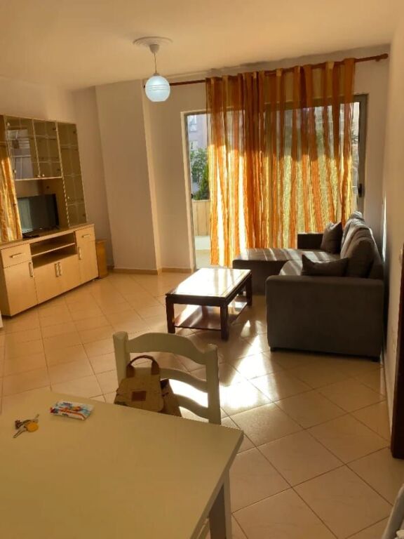 Jepet me qira apartament 1+1