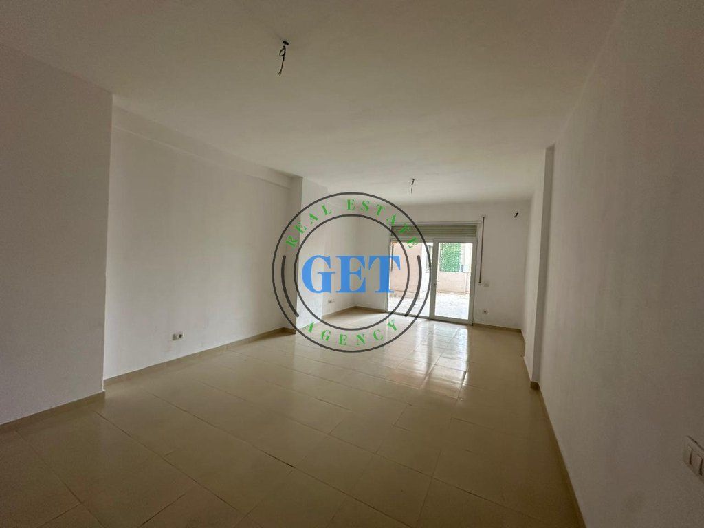 OKAZION, Shitet Apartament 2+1+2, Ish URT, Durrës
