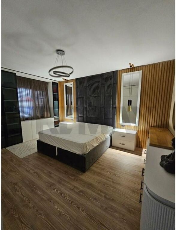 Shitet Apartament 2+1+2 ballkone në Astir