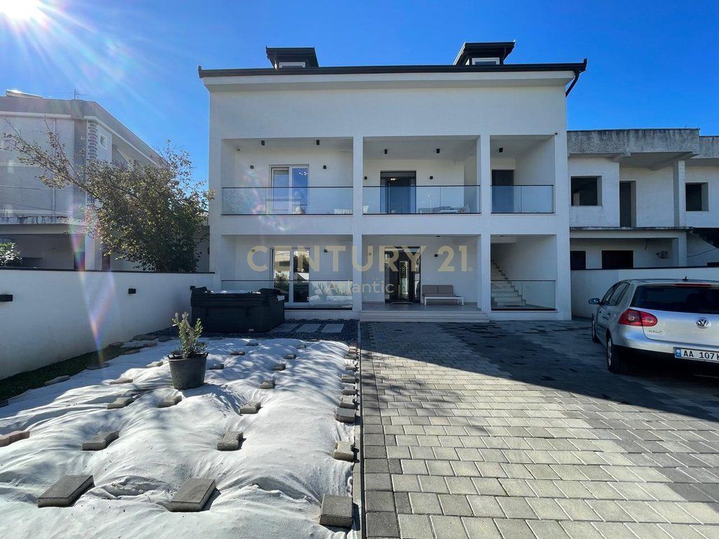 Super 3-Storey Villa for Sale on the Beach, Durres – Near the Red Wheel