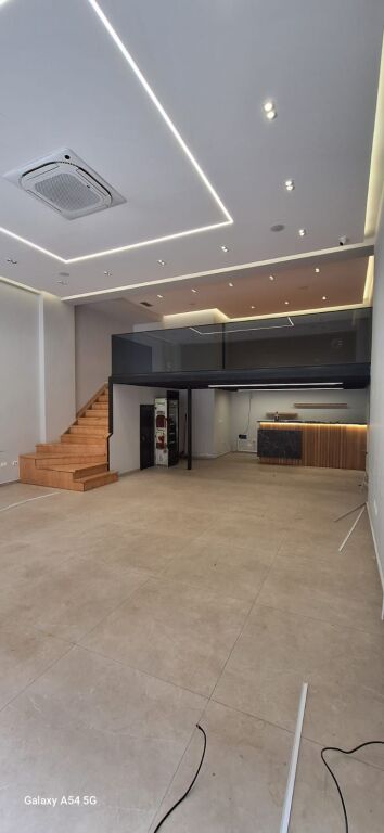 Rent | Ambjent Biznesi | Rruga 5 Maji | 1000 €/month i diskutueshm.