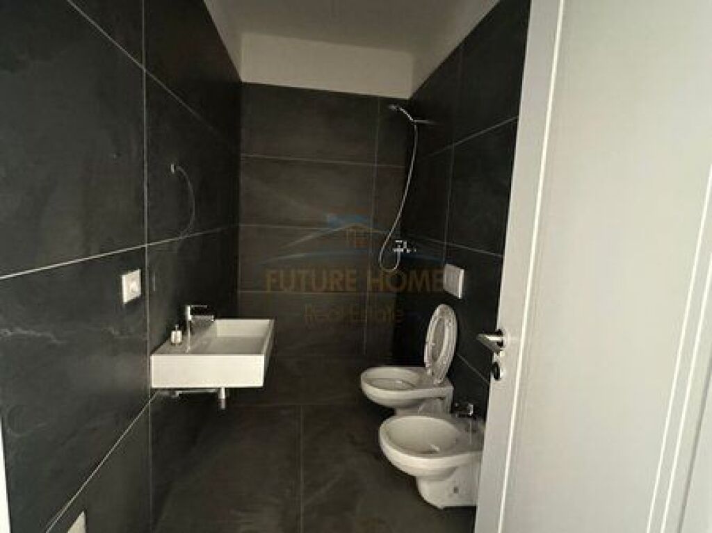 Shitet Apartament 3+1+2 , Bulevardi i Ri , Tirane.