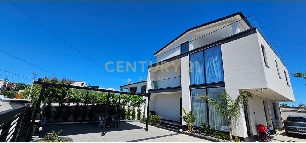 MODERN VILLA FOR SALE 3 FLOORS - RROTA E KUQE BEACH
