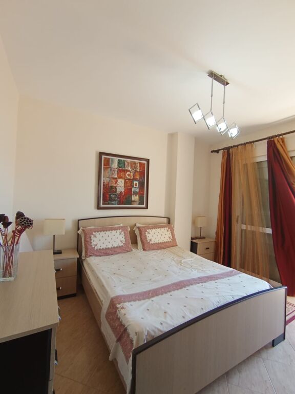Shitet Apartament 125 m2 ne Golem