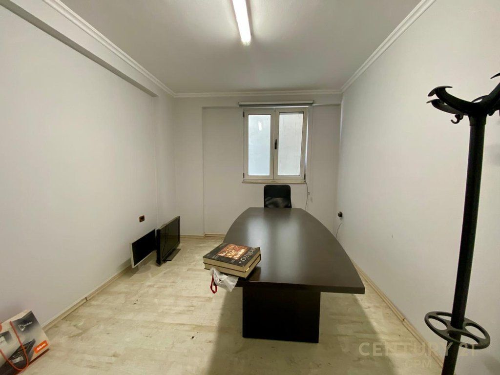 Apartament 2+1 per shitje pas Square 21