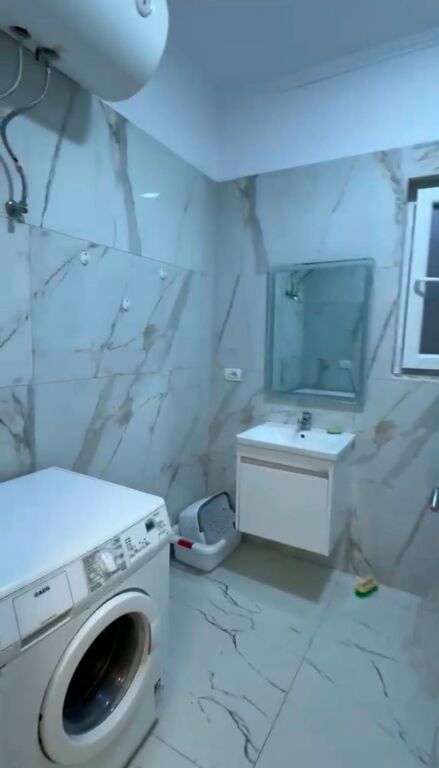 Apartament me qera - Bulevardi i Ri