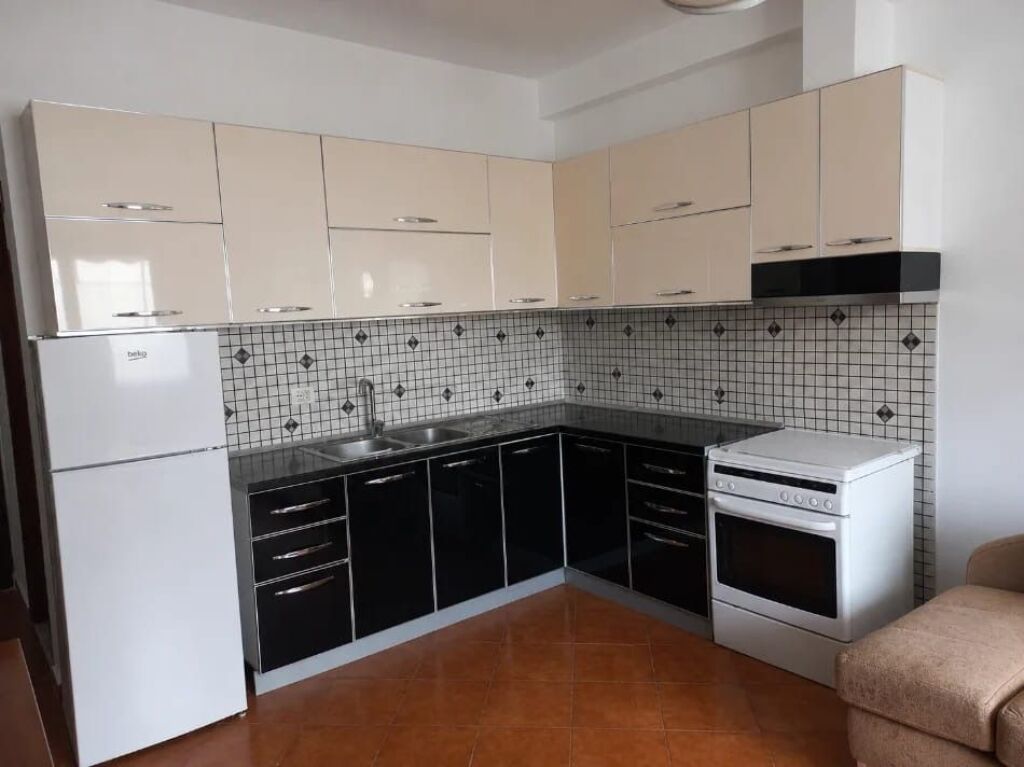 Apartament 1+1 per qera ne Astir !