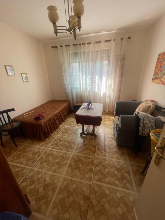 Apartament 2+1 per shitje tek Ali Demi.