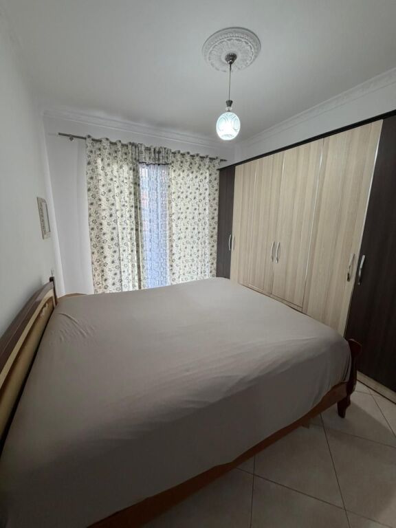 Jepet me qira apartament 2+1 në Astir!