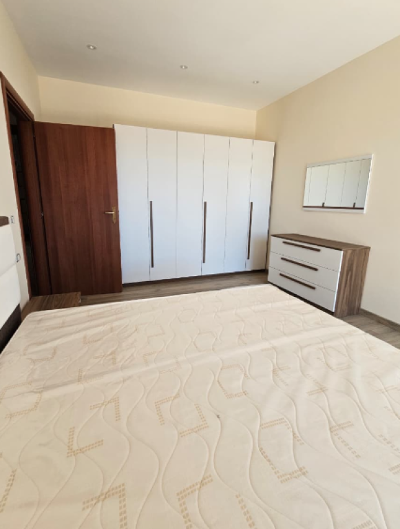 Jepet me Qira Apartament 3+1+2 – Bulevardi Zhan D’Ark